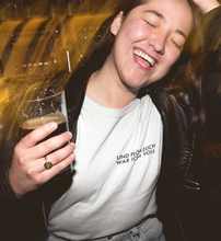 Lade das Bild in den Galerie-Viewer, PLÖTZLICH VOLL - SHIRT DAMEN