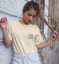 Lade das Bild in den Galerie-Viewer, IN VINO VERITAS - RELAXED SHIRT