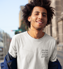 Lade das Bild in den Galerie-Viewer, IN VINO VERITAS - RELAXED SHIRT
