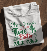 Lade das Bild in den Galerie-Viewer, BETTER WITH WINE - SHIRT DAMEN