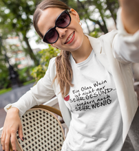 Lade das Bild in den Galerie-Viewer, WEIN IST GESUND - SHIRT DAMEN