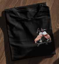 Lade das Bild in den Galerie-Viewer, WEIN SCHWESTERN - SHIRT DAMEN