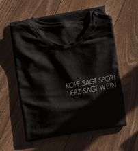 Lade das Bild in den Galerie-Viewer, KOPF SPORT HERZ WEIN - RELAXED SHIRT