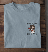 Lade das Bild in den Galerie-Viewer, SAVE WATER DRINK WINE JESUS - RELAXED SHIRT
