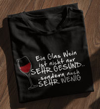 Lade das Bild in den Galerie-Viewer, WEIN IST GESUND - SHIRT DAMEN
