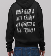 Lade das Bild in den Galerie-Viewer, FEIERN UND WEIN TRINKEN - HOODIE
